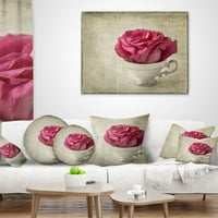 Designart Crvena ruža u fotografiji sa čašama - jastuk za bacanje cvijeća - 16x16