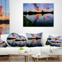 Designart Sunset Sky ogledalo u jezeru vode-pejzaž štampani Throw jastuk - 18x18